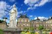 statue-minerve-a-la-chouette-and-the-luxembourg-palace-Statue Minerve A La Chouette And The Luxembourg Palace